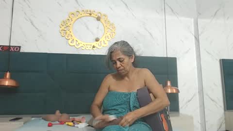 BRENDA VELASQUEZ online show from December 20, 2025, 10:17 pm