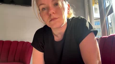 Snapshot of brendaaryas chatting on May 4, 2026, 7:26 am Brenda online show from May 4, 2026, 7:26 am