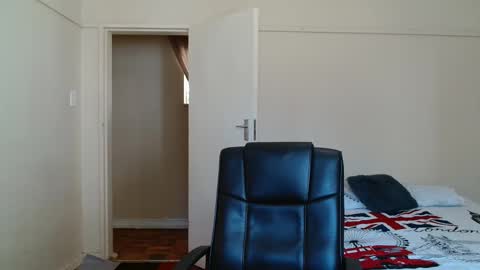 ask me lol online show from November 2, 2025, 8:17 am