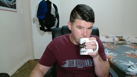 Snapshot of brendansexyboy098754 chatting on April 27, 2026, 2:53 am ask me lol online show from April 27, 2026, 2:53 am
