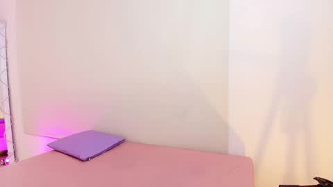 BRENDDA  online show from February 27, 2025, 9:43 am