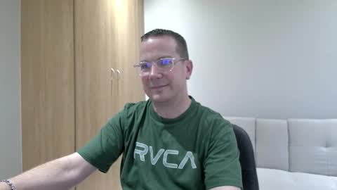 Brett online show from November 14, 2025, 3:55 pm