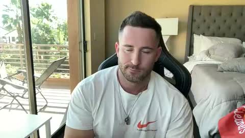 Snapshot of brettmycles chatting on November 24, 2025, 6:18 pm Brett Mycles online show from November 24, 2025, 6:18 pm