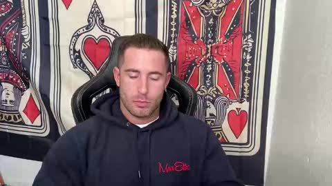 Snapshot of brettmycles chatting on December 3, 2025, 6:06 pm Brett Mycles online show from December 3, 2025, 6:06 pm