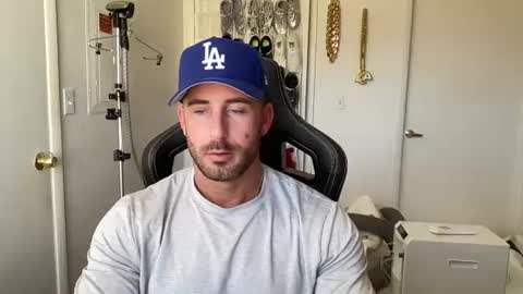 Snapshot of brettmycles chatting on July 1, 2026, 9:58 pm Brett Mycles online show from July 1, 2026, 9:58 pm