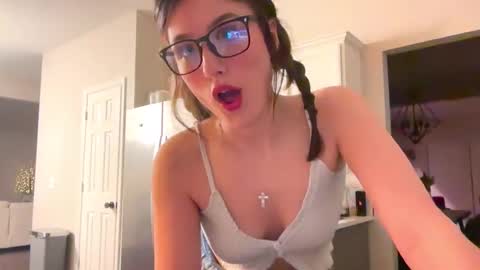 Snapshot of briadominick chatting on February 26, 2025, 5:31 am Brianna3 online show from February 26, 2025, 5:31 am