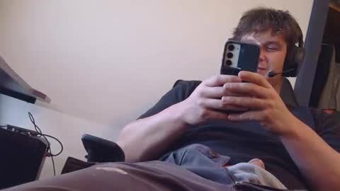 Snapshot of brian7891012 chatting on May 4, 2026, 4:03 pm brian7891012 online show from May 4, 2026, 4:03 pm