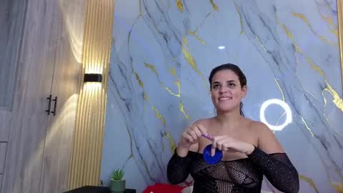 Manuela online show from April 13, 2026, 1:33 am