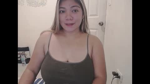 Snapshot of briana_lovexx chatting on March 3, 2026, 1:34 am Briana online show from March 3, 2026, 1:34 am