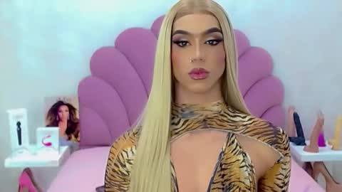 BRIANA online show from February 15, 2026, 7:54 pm