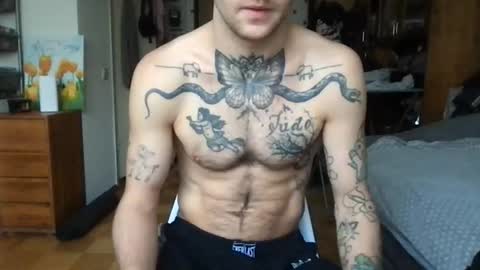 Snapshot of brianmuscle chatting on February 5, 2026, 7:46 am Brian online show from February 5, 2026, 7:46 am