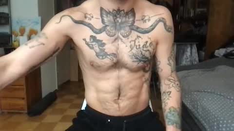 Snapshot of brianmuscle chatting on February 11, 2026, 9:14 am Brian online show from February 11, 2026, 9:14 am