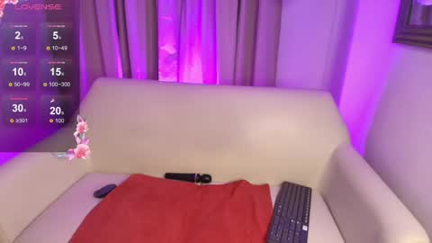 brianna_styles online show from April 15, 2026, 7:58 pm