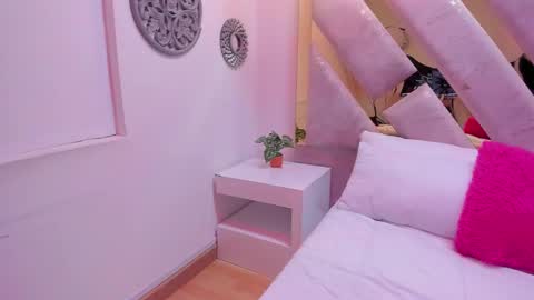 Brianna  online show from October 22, 2025, 12:27 pm