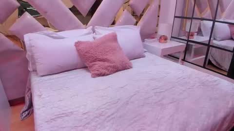 Brianna  online show from November 19, 2025, 12:05 pm