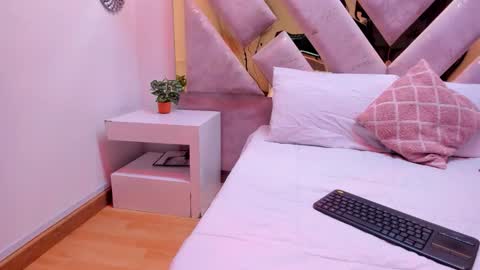 Brianna  online show from November 30, 2025, 9:08 pm