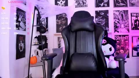 Briana online show from October 21, 2025, 1:23 pm