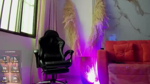    online show from October 17, 2025, 12:41 pm