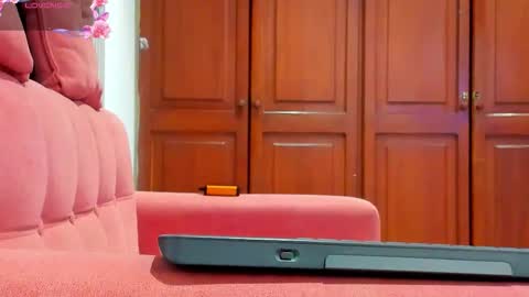    online show from November 17, 2025, 11:38 am