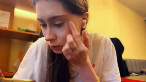 Jade online show from March 1, 2026, 1:35 pm