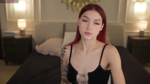 Snapshot of bright_diamonds_054 chatting on October 21, 2025, 11:49 pm Diamonds Girls online show from October 21, 2025, 11:49 pm