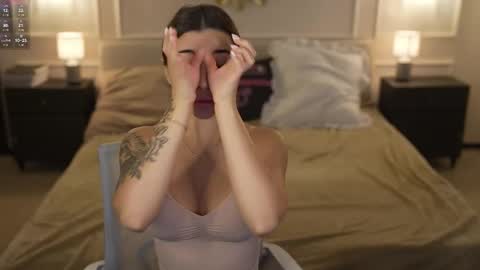 Snapshot of bright_diamonds_054 chatting on November 3, 2025, 7:42 am Diamonds Girls online show from November 3, 2025, 7:42 am