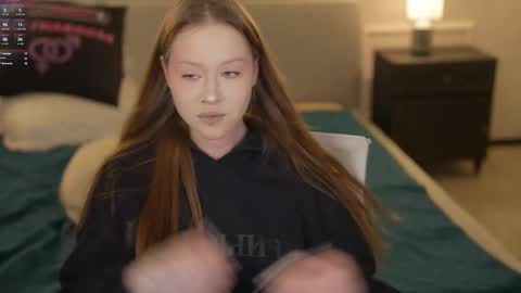 Snapshot of bright_diamonds_054 chatting on December 13, 2025, 7:42 pm Diamonds Girls online show from December 13, 2025, 7:42 pm