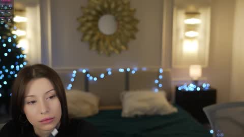 Diamonds Girls online show from December 19, 2025, 12:17 am