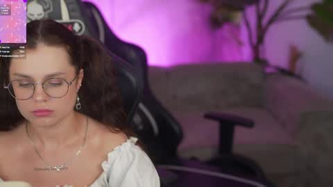 Diamonds Girls online show from May 3, 2026, 2:45 pm