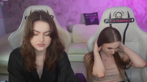 Diamonds Girls online show from May 22, 2026, 2:33 pm