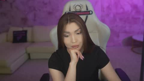 Diamonds Girls online show from May 23, 2026, 7:13 am