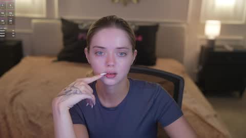 Diamonds Girls online show from May 25, 2026, 7:47 am