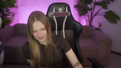 Diamonds Girls online show from June 12, 2026, 7:40 am