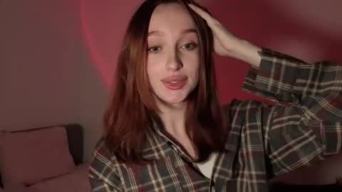 bright_naughty online show from December 19, 2025, 3:52 pm