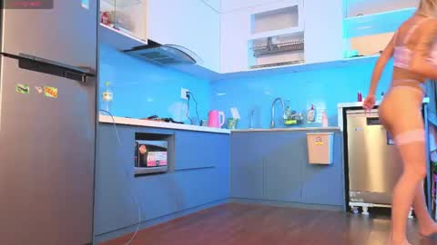 Snapshot of brilliant_barbe chatting on April 15, 2026, 7:04 am brilliant_barbe online show from April 15, 2026, 7:04 am