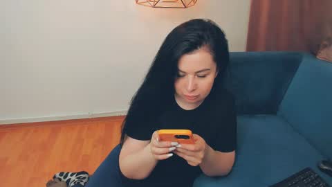 brilliantegirl_ online show from April 15, 2026, 7:48 am