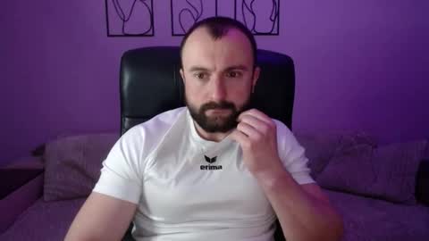 brindlefly69 online show from April 15, 2026, 10:33 am