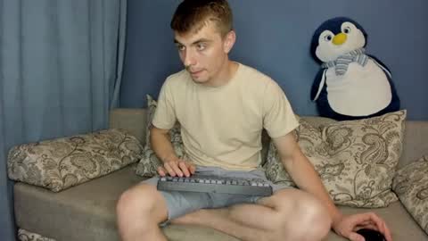 Snapshot of bristlebback chatting on June 24, 2026, 5:34 pm bristlebback online show from June 24, 2026, 5:34 pm