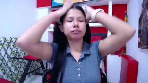 Snapshot of britanyx1 chatting on December 2, 2025, 12:21 pm britanyx1 online show from December 2, 2025, 12:21 pm