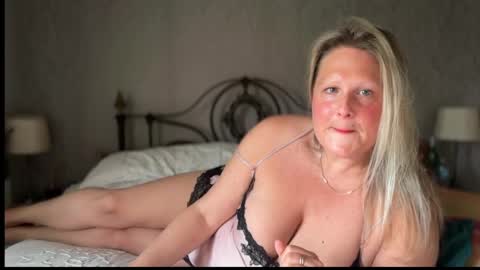 British Bella online show from May 14, 2026, 6:31 am