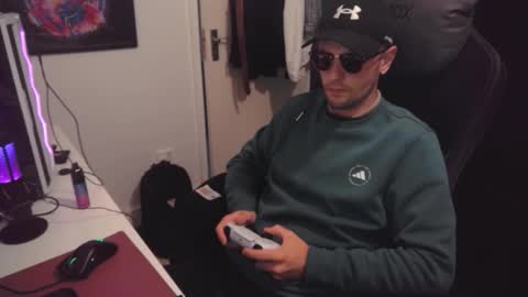 Snapshot of britishbigdick_ chatting on September 22, 2025, 5:59 pm britishbigdick_ online show from September 22, 2025, 5:59 pm