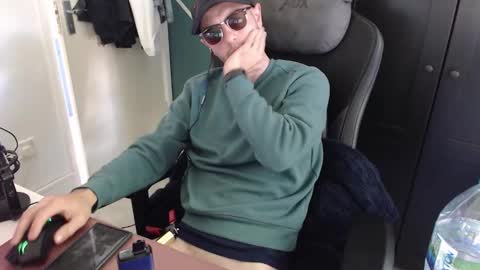 Snapshot of britishbigdick_ chatting on September 30, 2025, 11:26 am britishbigdick_ online show from September 30, 2025, 11:26 am