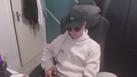 Snapshot of britishbigdick_ chatting on October 2, 2025, 6:04 pm britishbigdick_ online show from October 2, 2025, 6:04 pm