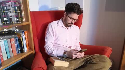 Snapshot of britishpoet69 chatting on December 4, 2025, 11:30 am British Poet online show from December 4, 2025, 11:30 am