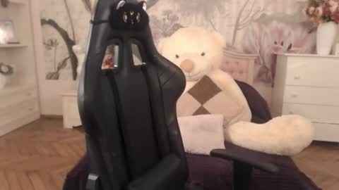 britneybarker online show from March 12, 2026, 7:25 am