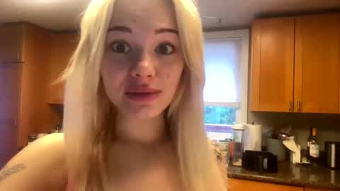 Snapshot of britneycherry08 chatting on May 22, 2026, 10:48 pm britneycherry08 online show from May 22, 2026, 10:48 pm