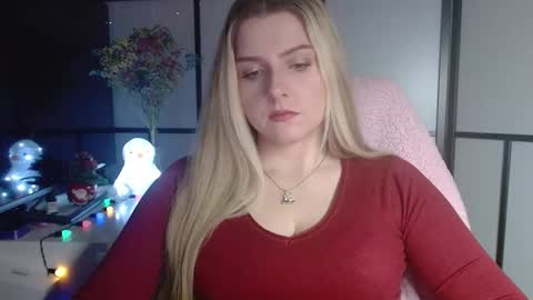 Snapshot of britneyglow chatting on December 22, 2024, 3:33 pm BritneyGlow online show from December 22, 2024, 3:33 pm