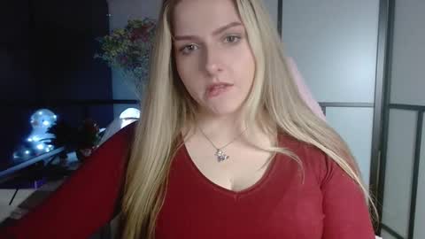 Snapshot of britneyglow chatting on December 22, 2024, 6:37 pm BritneyGlow online show from December 22, 2024, 6:37 pm