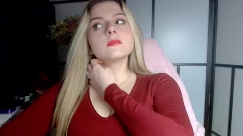 Snapshot of britneyglow chatting on December 23, 2024, 5:00 pm BritneyGlow online show from December 23, 2024, 5:00 pm