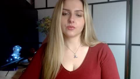 Snapshot of britneyglow chatting on December 26, 2024, 10:41 pm BritneyGlow online show from December 26, 2024, 10:41 pm